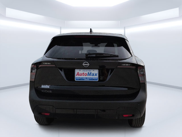 Used 2025 Nissan Kicks SV FWD image 4