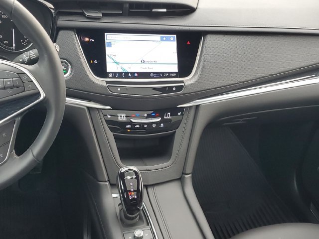 Certified 2025 Cadillac XT5 Premium Luxury AWD/4WD image 31