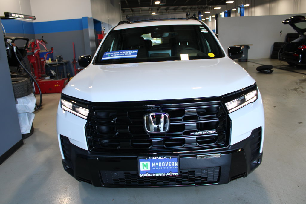 New 2026 Honda Pilot Black Edition image 2