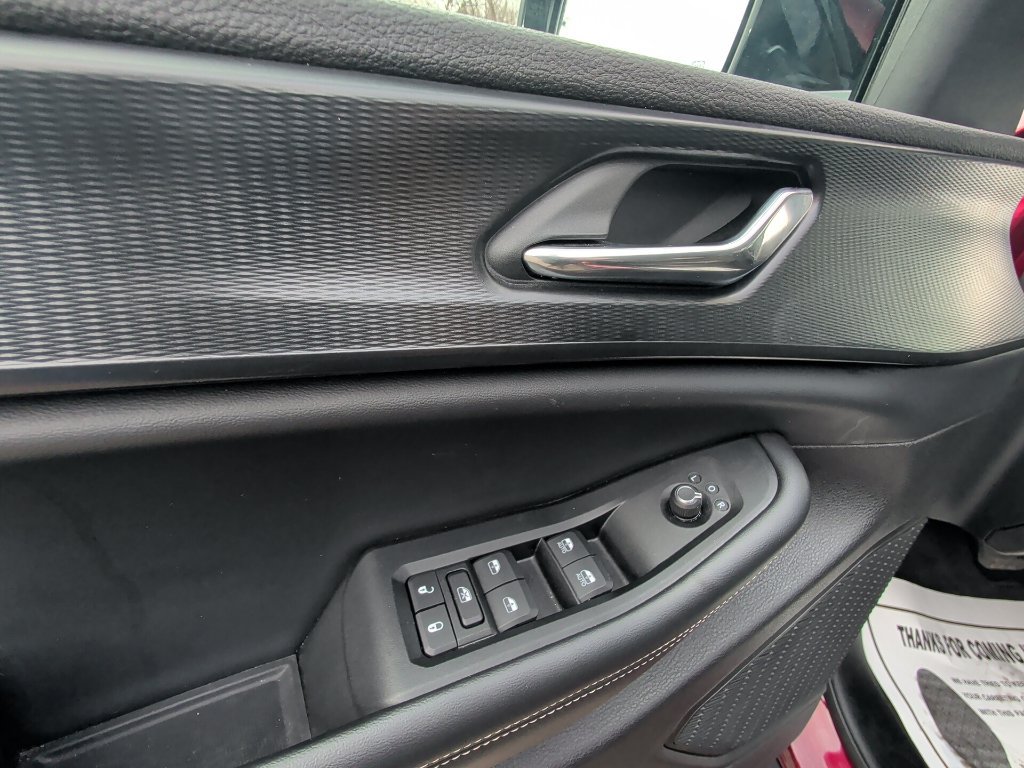 Certified 2025 Jeep Grand Cherokee Altitude AWD/4WD image 11