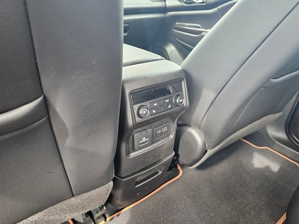 Used 2023 GMC Acadia AT4 w/ Technology Package image 15