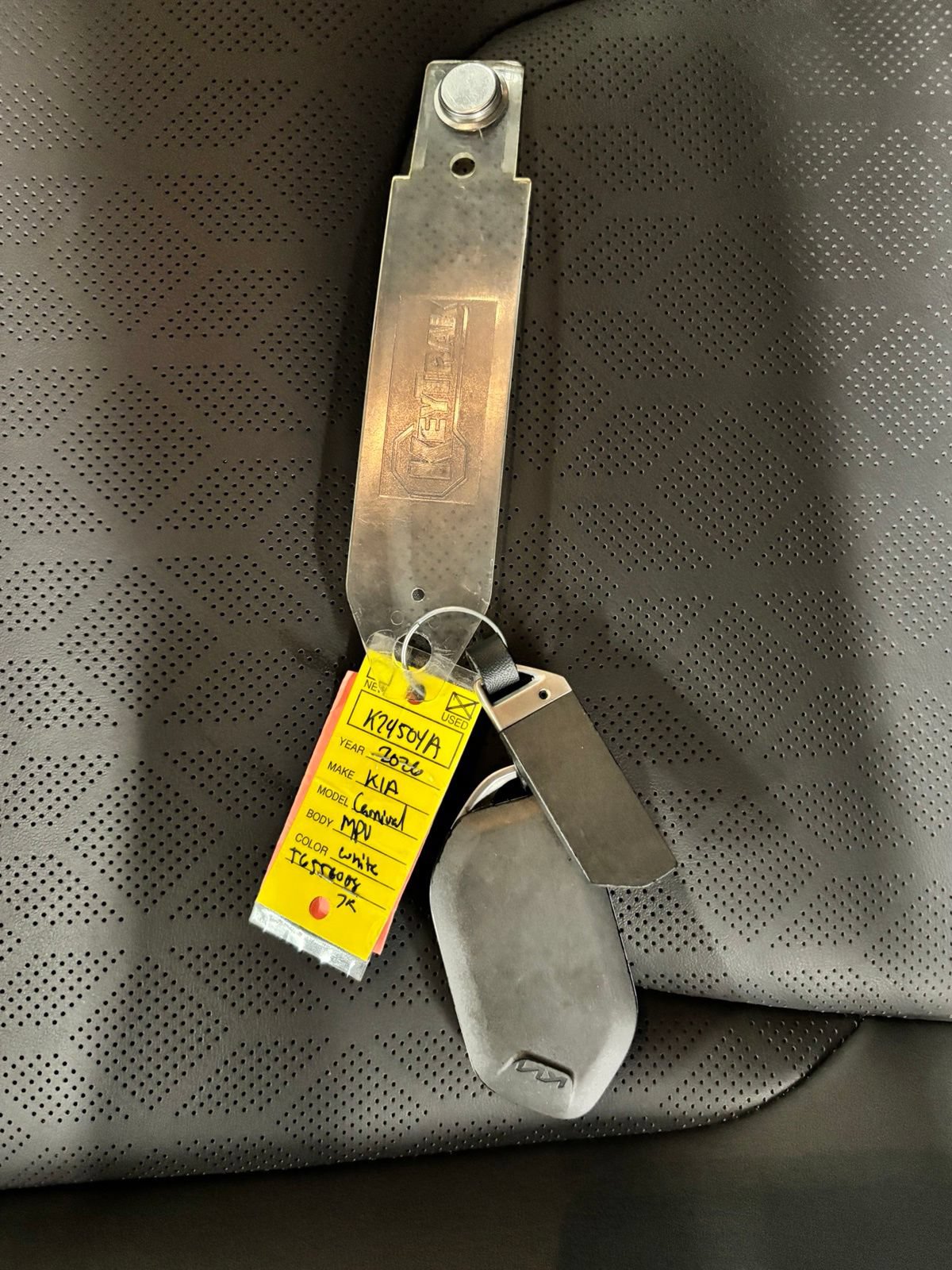 Used 2026 Kia Carnival FWD image 26