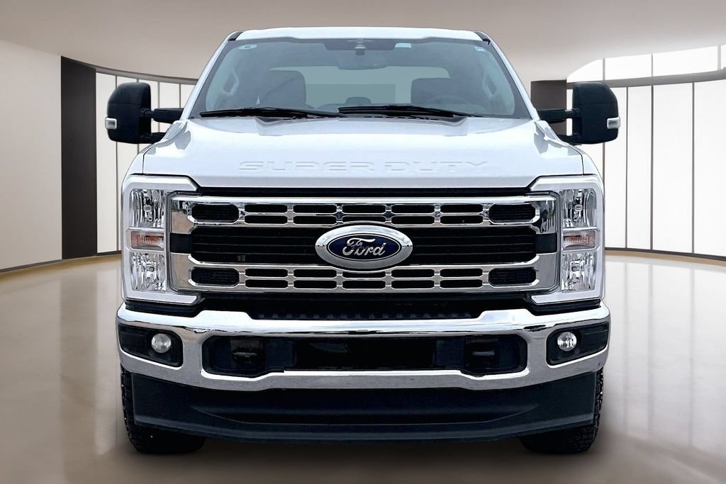 Used 2023 Ford F250 XLT w/ FX4 Off-Road Package AWD/4WD image 3