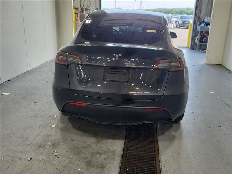 Used 2024 Tesla Model Y Long Range RWD image 6