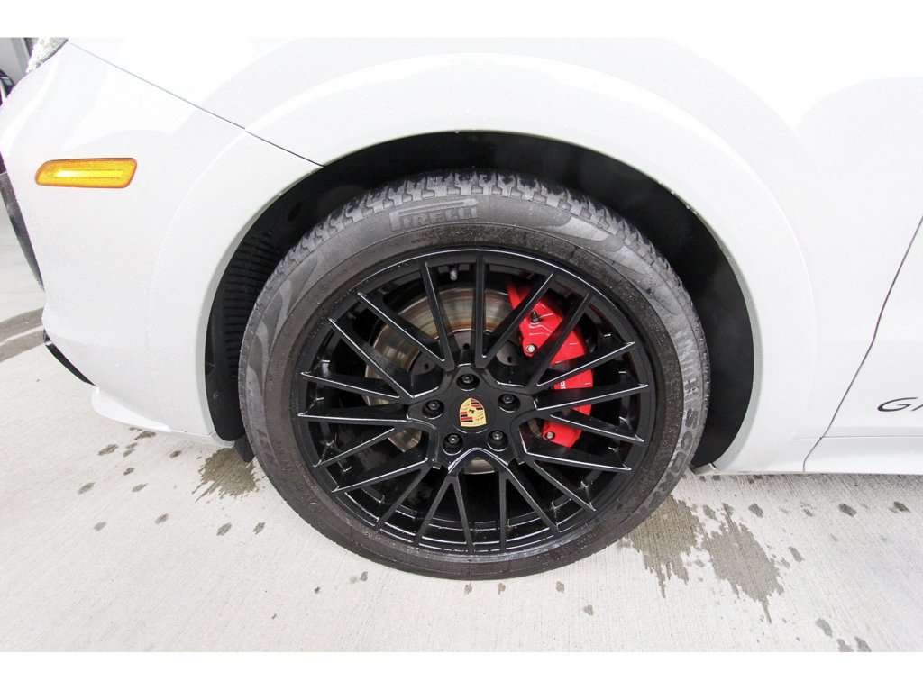 Used 2023 Porsche Cayenne GTS AWD/4WD image 29