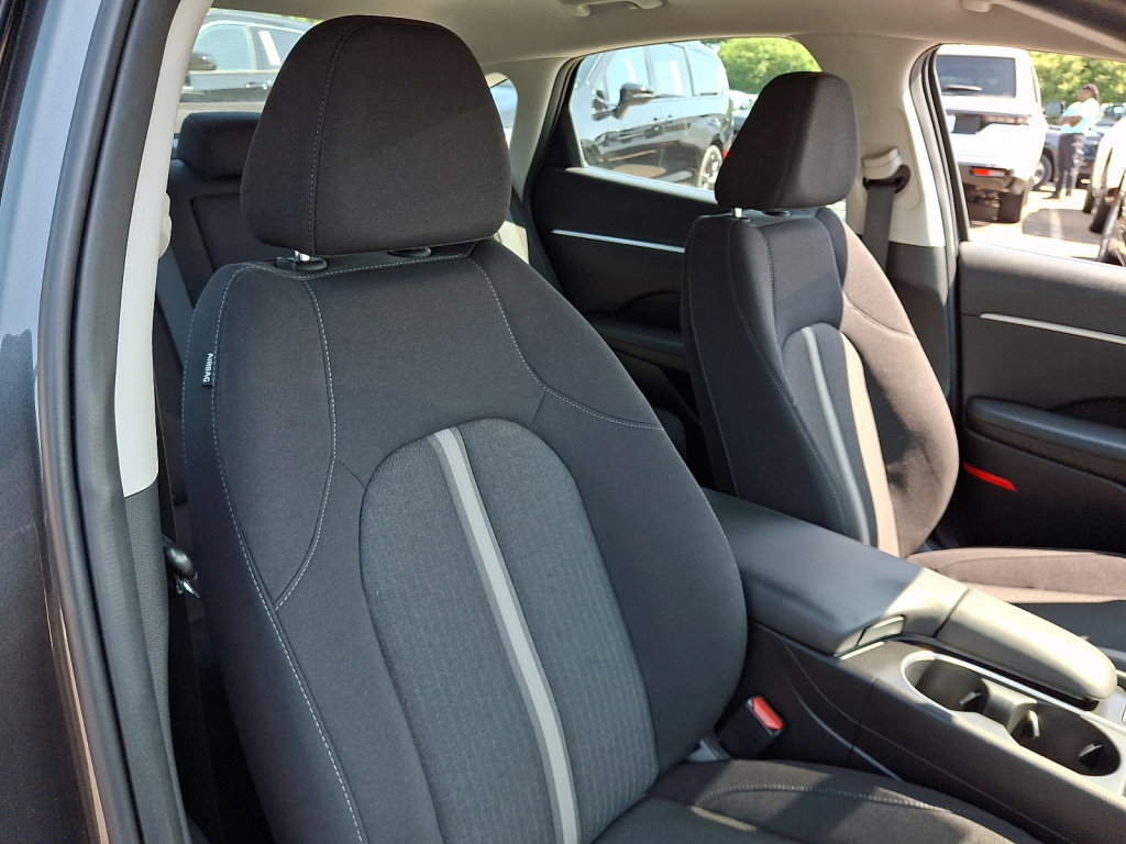 Used 2025 Hyundai Sonata SEL FWD image 13