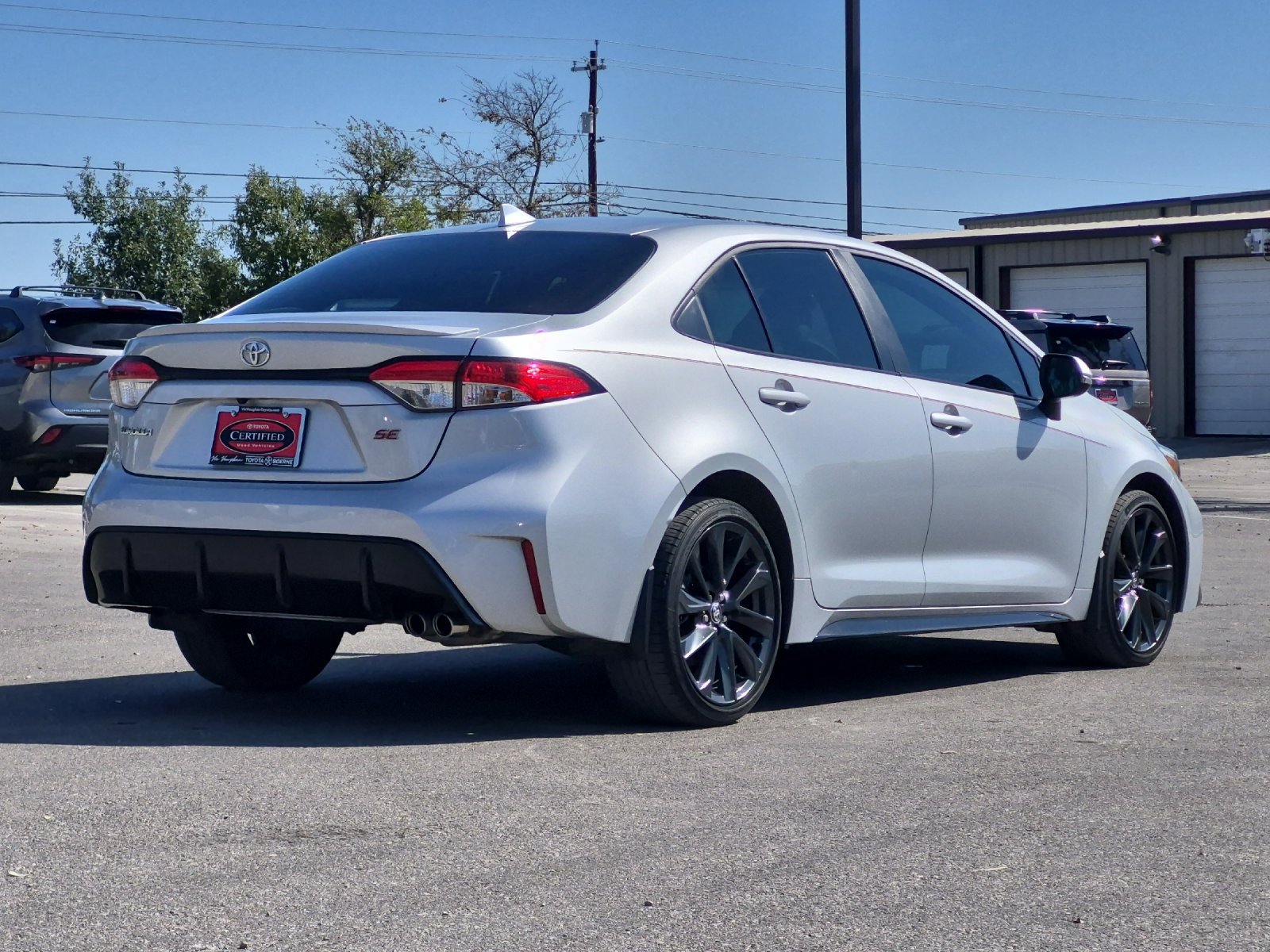 Used 2024 Toyota Corolla SE w/ SE Premium Package FWD image 5