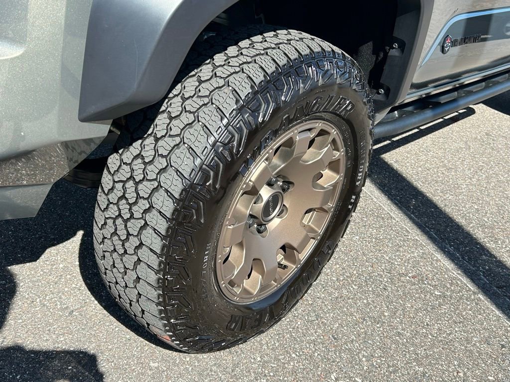 Used 2025 Toyota Tacoma Trailhunter image 39