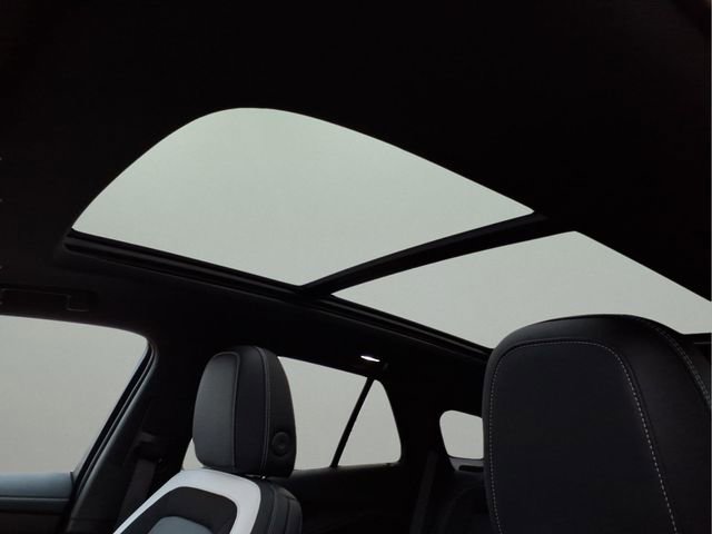 Used 2024 Chevrolet Blazer EV LT image 12