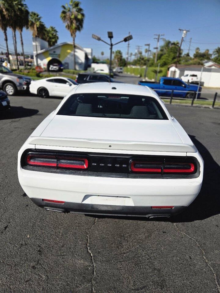 Used 2020 Dodge Challenger SXT RWD image 15