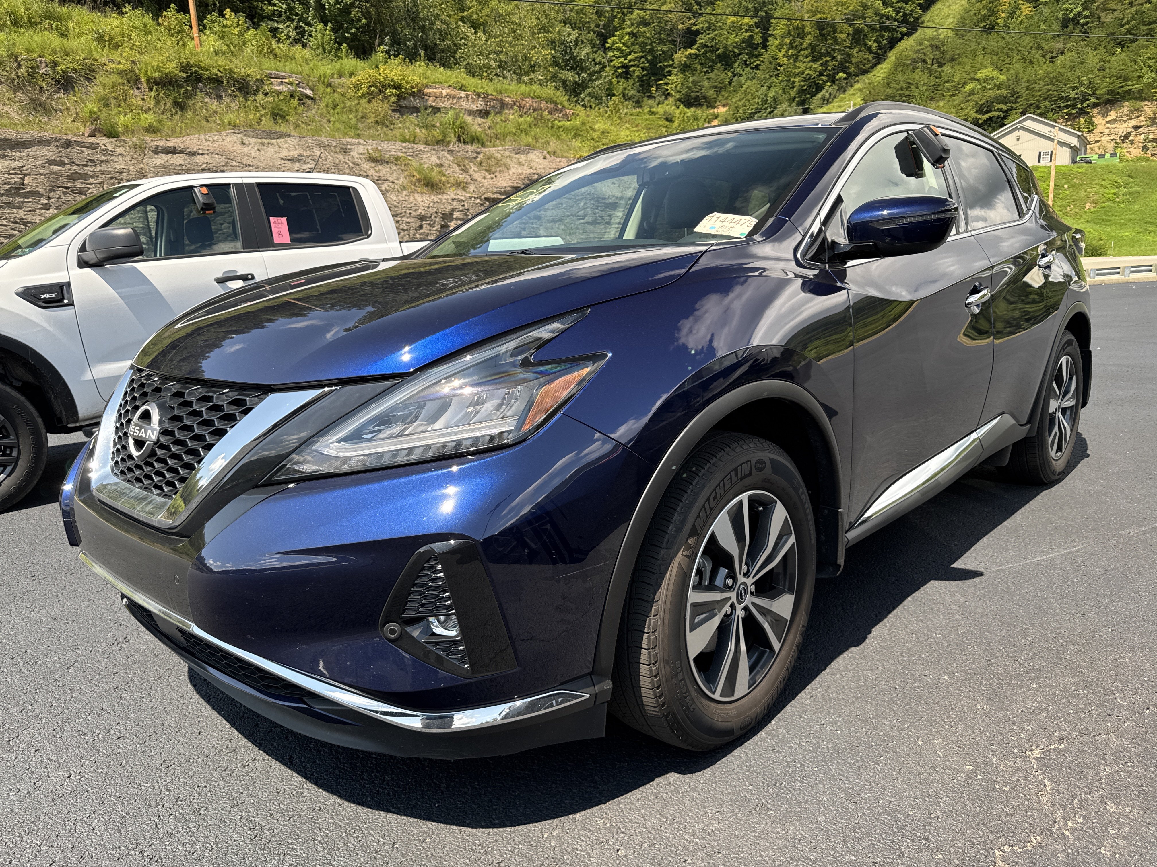 Used 2024 Nissan Murano SV AWD/4WD image 3