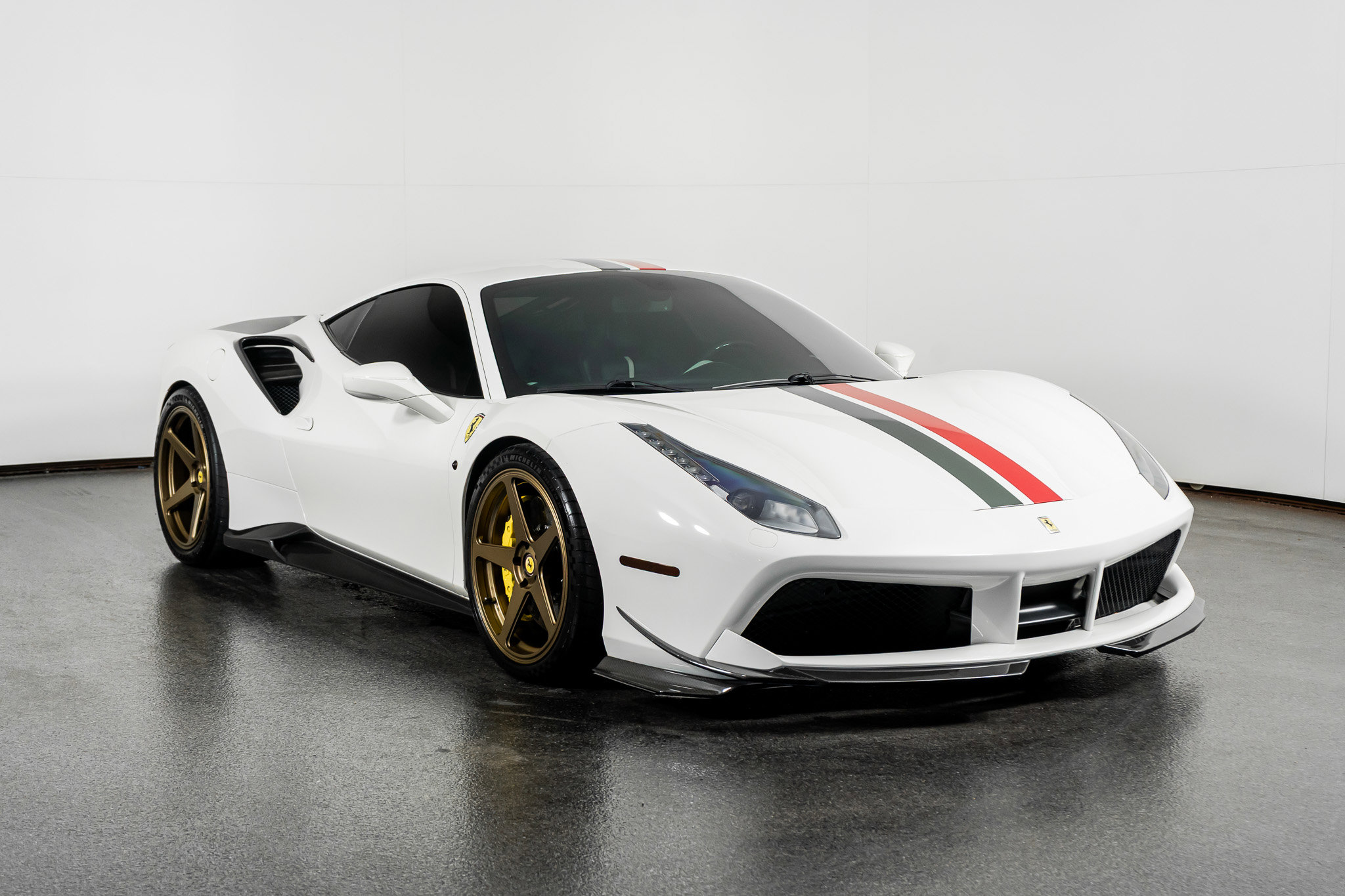 Used 2016 Ferrari 488 GTB image 4