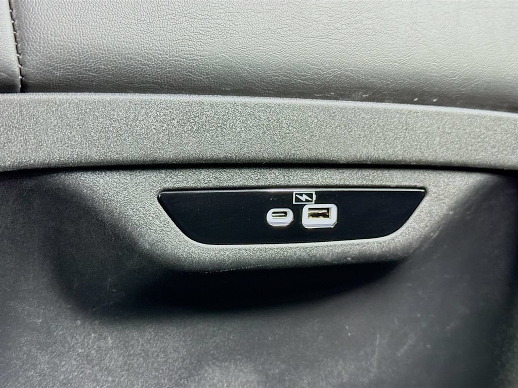 Used 2022 Chrysler Pacifica Limited w/ S Appearance Package FWD image 23