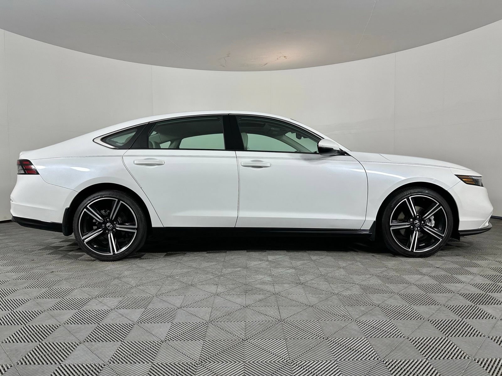 Used 2023 Honda Accord EX-L image 23