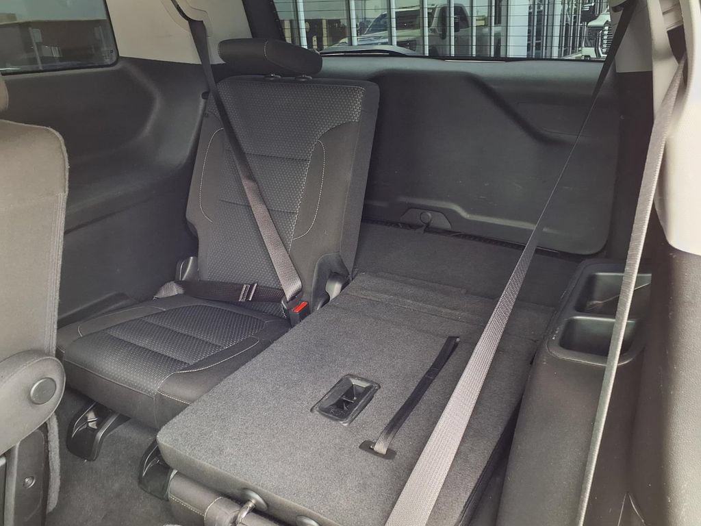 Used 2023 GMC Acadia SLE FWD image 23