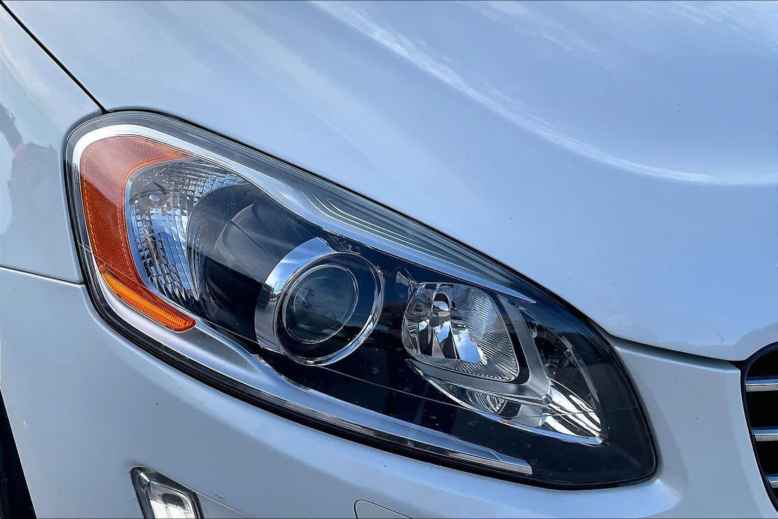 Used 2017 Volvo XC60 T6 Dynamic w/ Preferred Option Package AWD/4WD image 28