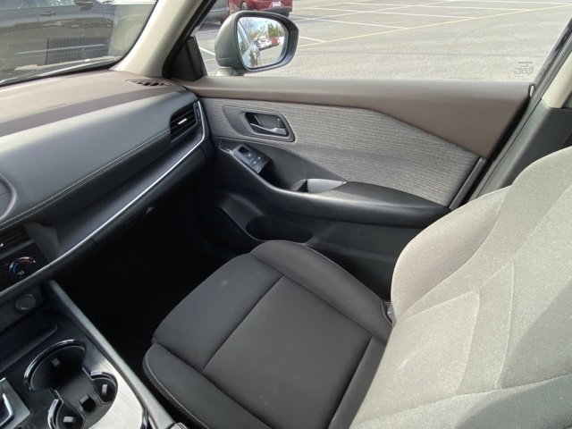 Used 2023 Nissan Rogue S image 26