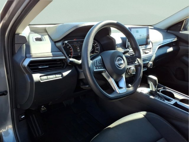 Used 2024 Nissan Altima 2.5 SV FWD image 13