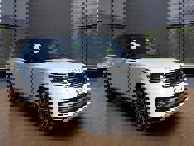 Used 2024 Land Rover Range Rover Long Wheelbase SE image 10