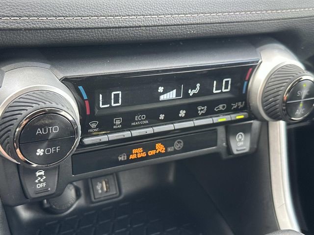 Used 2025 Toyota RAV4 XLE FWD image 28