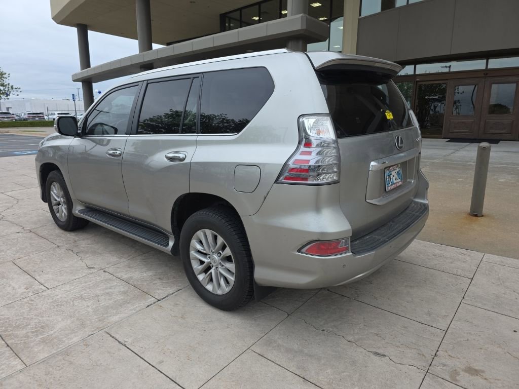 Used 2021 Lexus GX 460 Premium w/ Premium Package AWD/4WD image 4