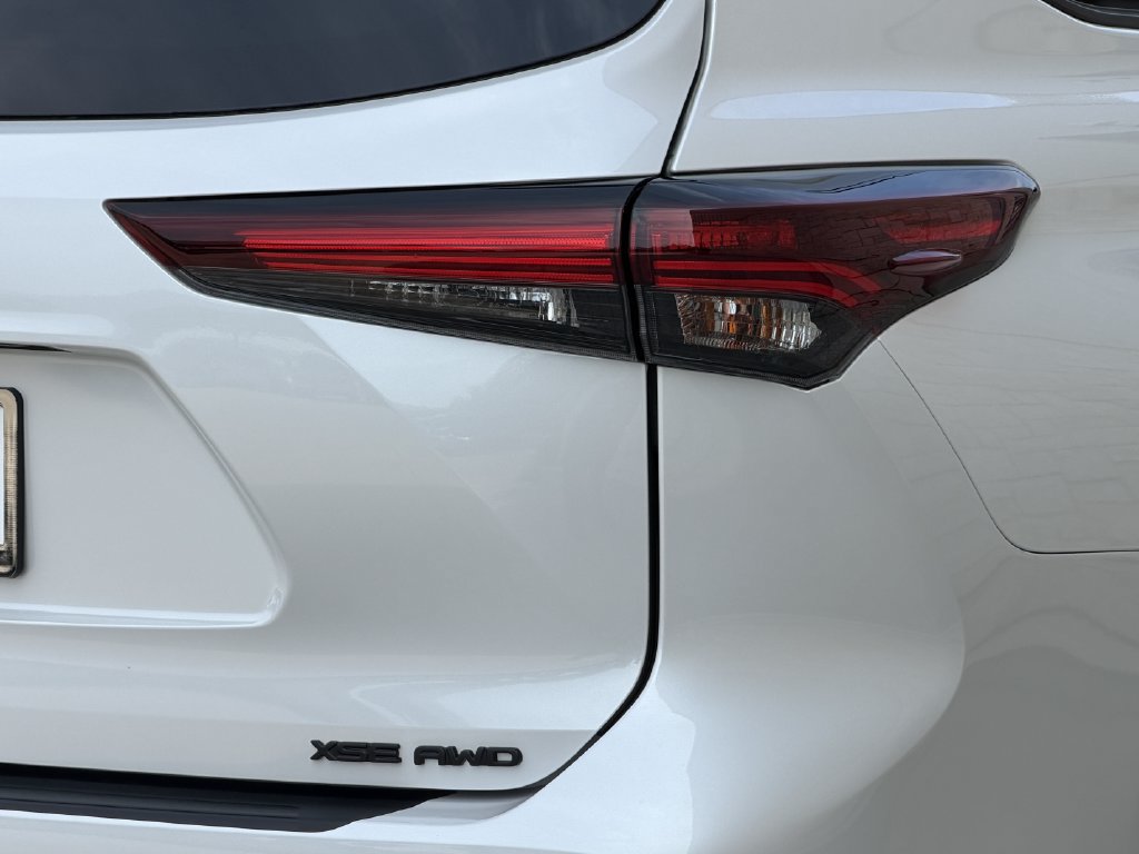 Used 2026 Toyota Highlander XSE AWD/4WD image 10