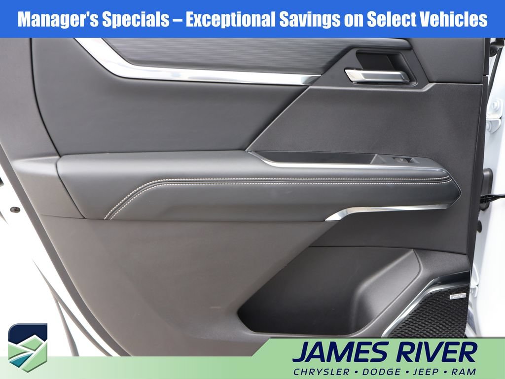 Used 2026 GMC Acadia Elevation w/ Elevation Premium Package AWD/4WD image 18