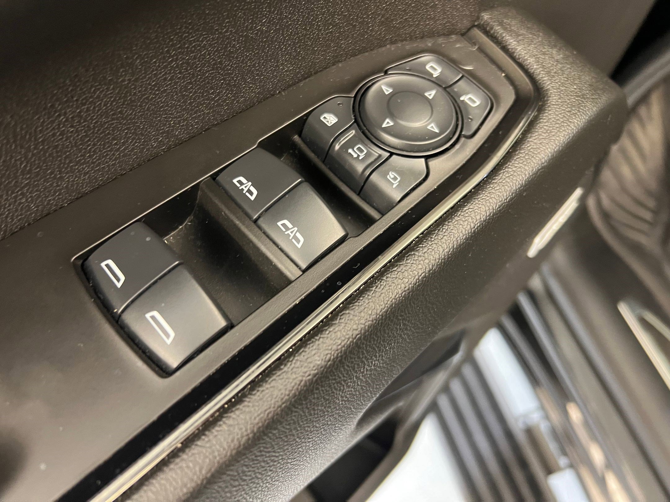 Used 2025 GMC Sierra 2500 AT4 w/ AT4 Premium Plus Package image 24