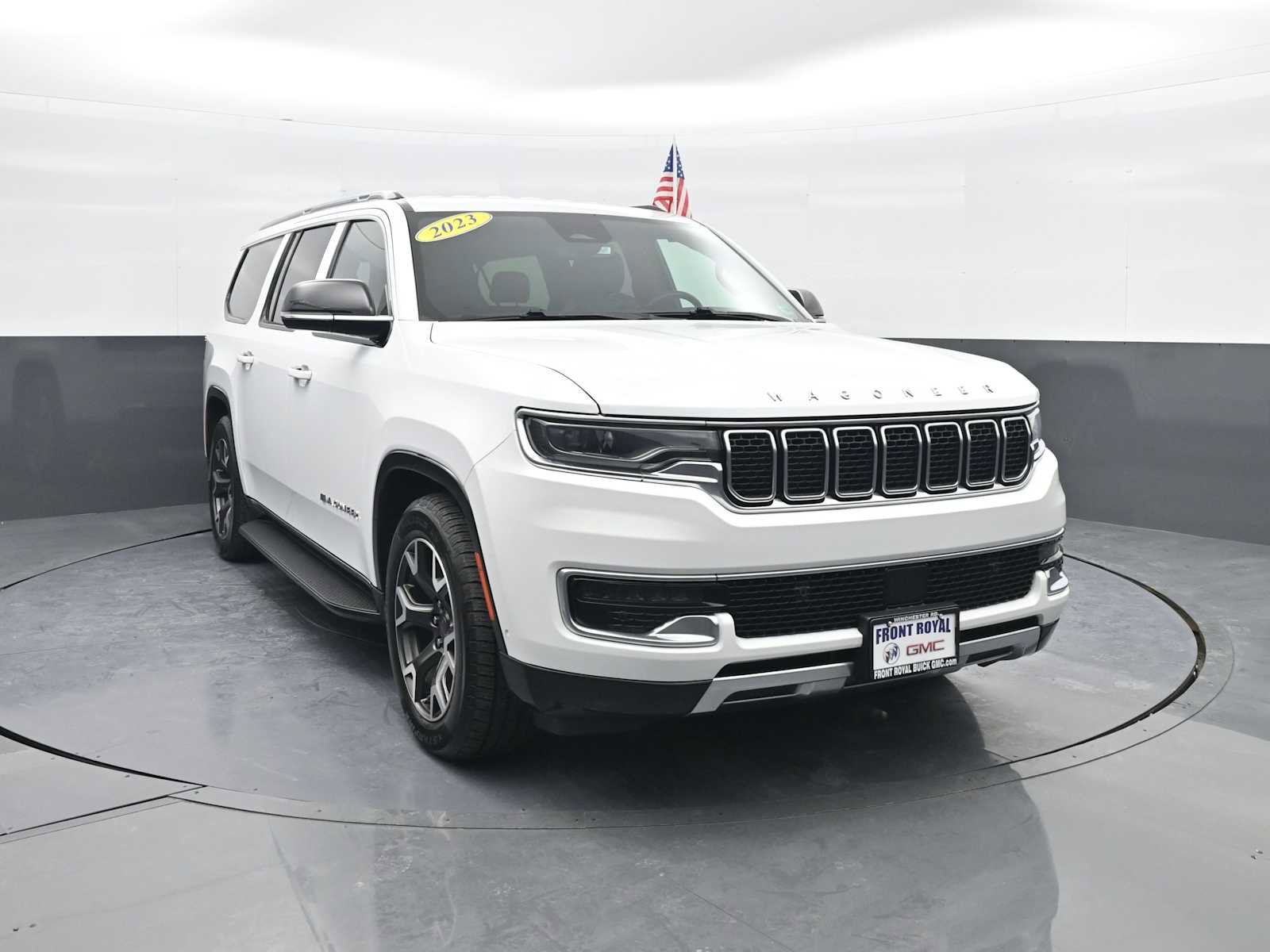 Used 2023 Jeep Wagoneer L Series III w/ Preferred Equipment Group image 1