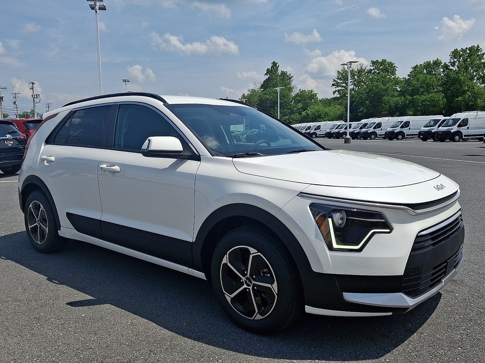 New 2026 Kia Niro EX FWD image 2