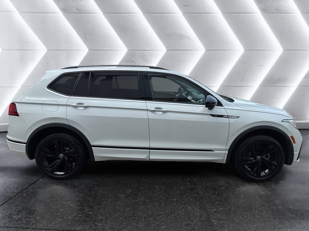 Used 2024 Volkswagen Tiguan SE R-Line AWD/4WD image 6