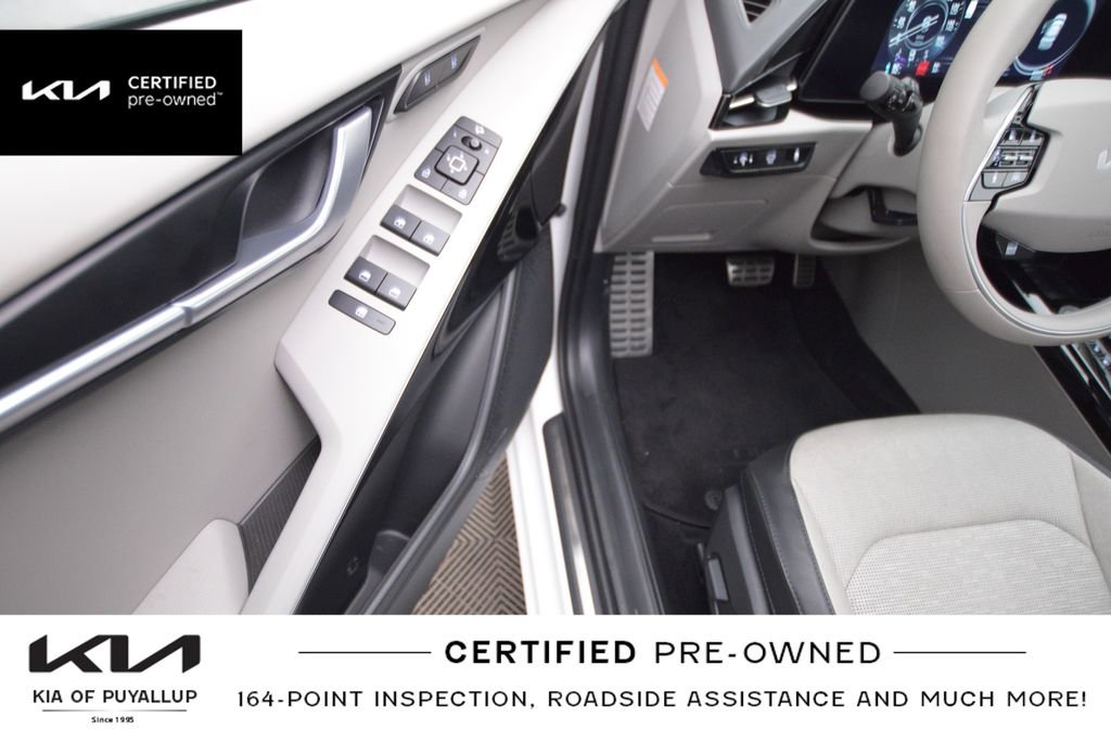 Certified 2023 Kia Niro Wave w/ Wave Preserve Package image 28