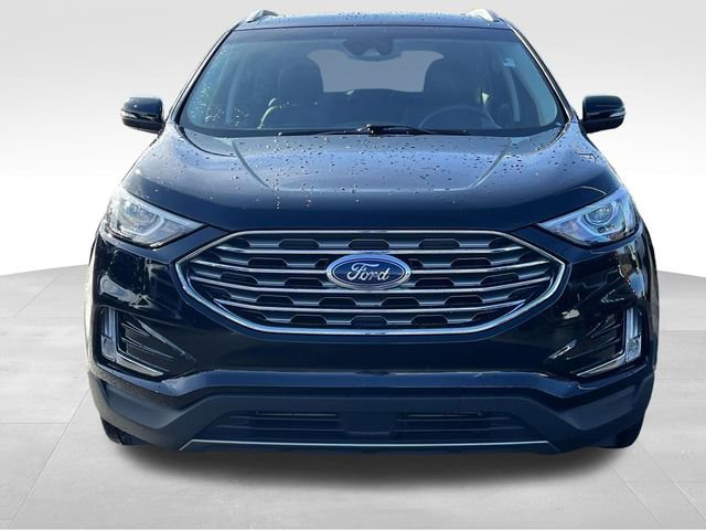Used 2019 Ford Edge Titanium w/ Cold Weather Package image 2