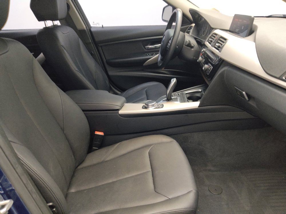 Used 2018 BMW 320i xDrive Sedan w/ Convenience Package AWD/4WD image 21