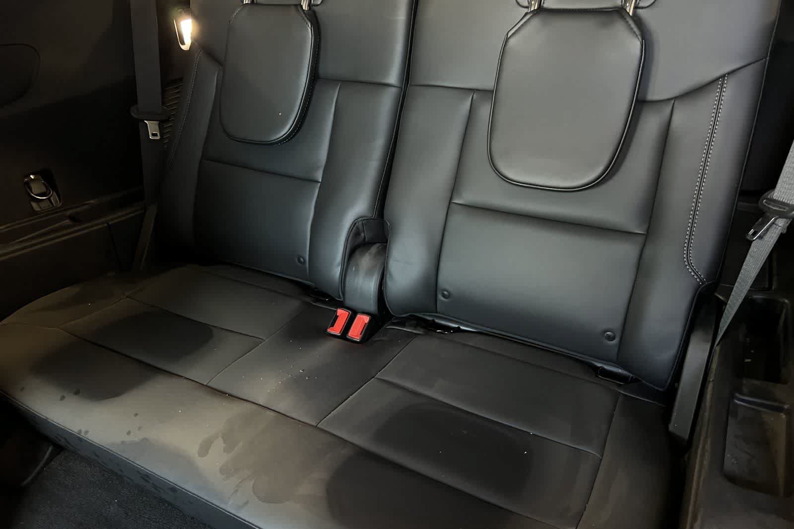 Used 2022 Ford Explorer XLT w/ Equipment Group 202A RWD image 17