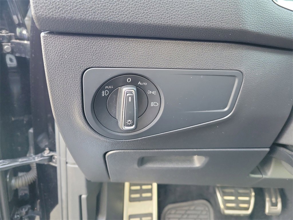 Used 2020 Volkswagen Tiguan SEL Premium R-Line w/ 3rd Row Seat Package image 30