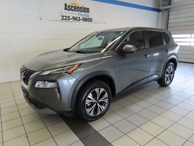 Used 2023 Nissan Rogue SV image 2