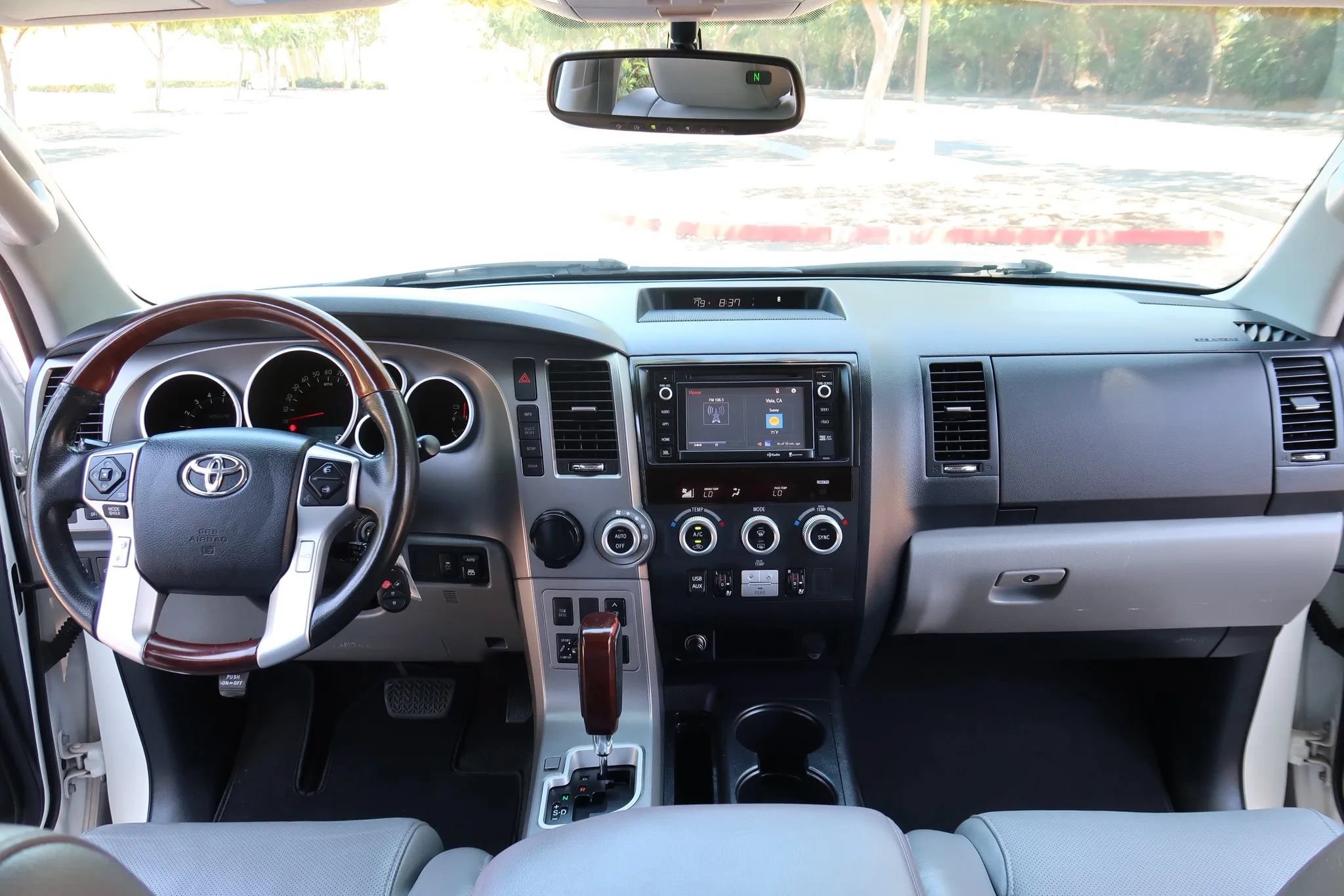 Used 2016 Toyota Sequoia Platinum RWD image 26