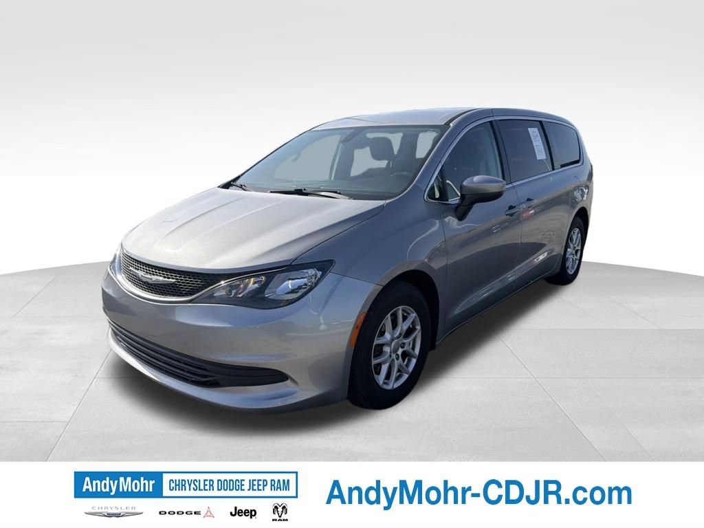 Used 2017 Chrysler Pacifica LX FWD image 3