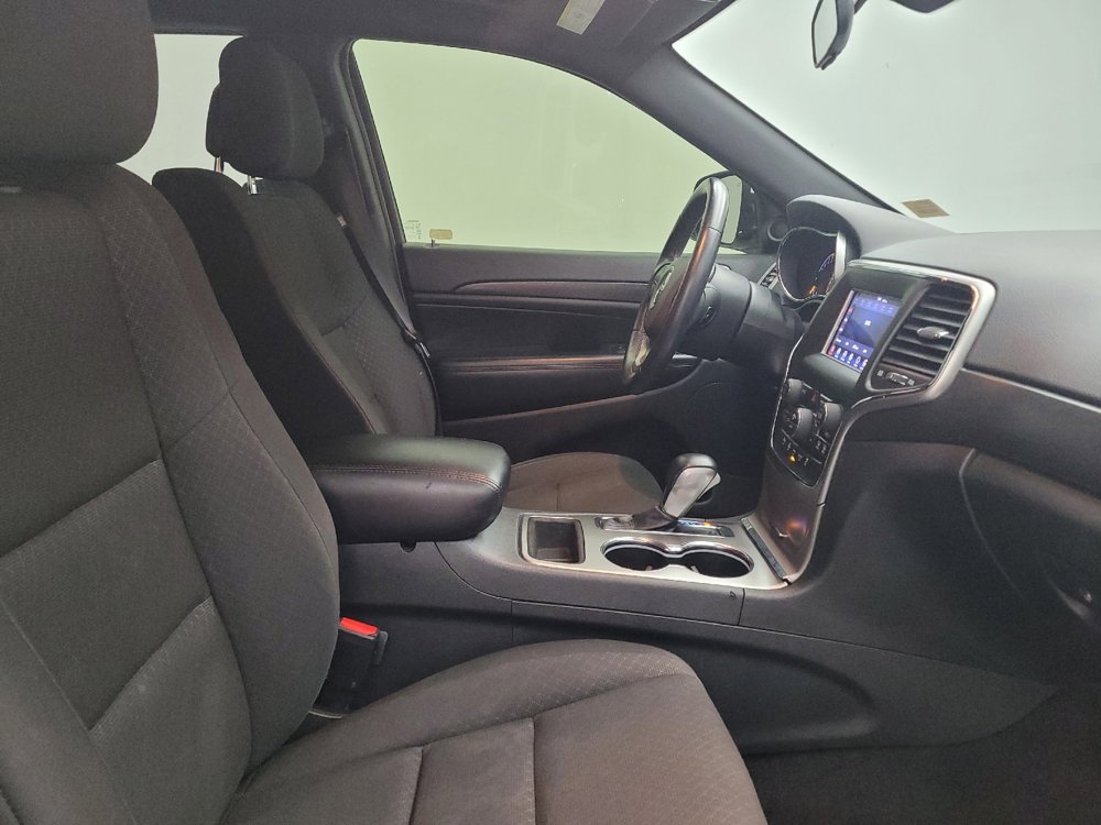Used 2018 Jeep Grand Cherokee Laredo image 21