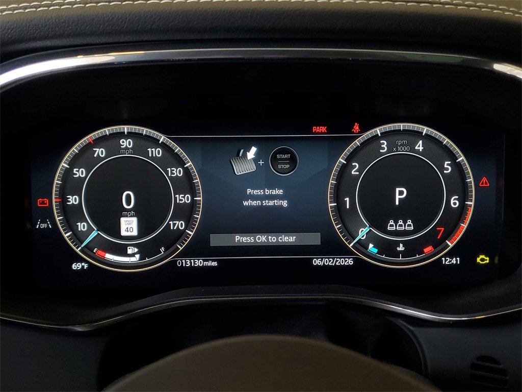 Used 2025 Jaguar F-PACE R-Dynamic S image 14