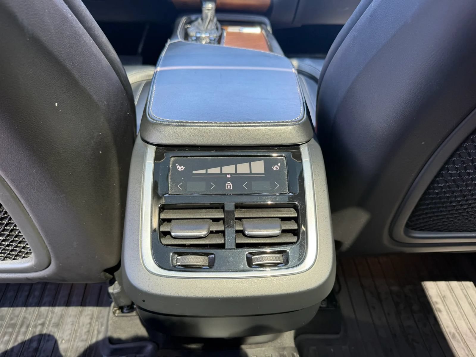 Used 2019 Volvo XC90 T6 Inscription w/ Luxury Package AWD/4WD image 34