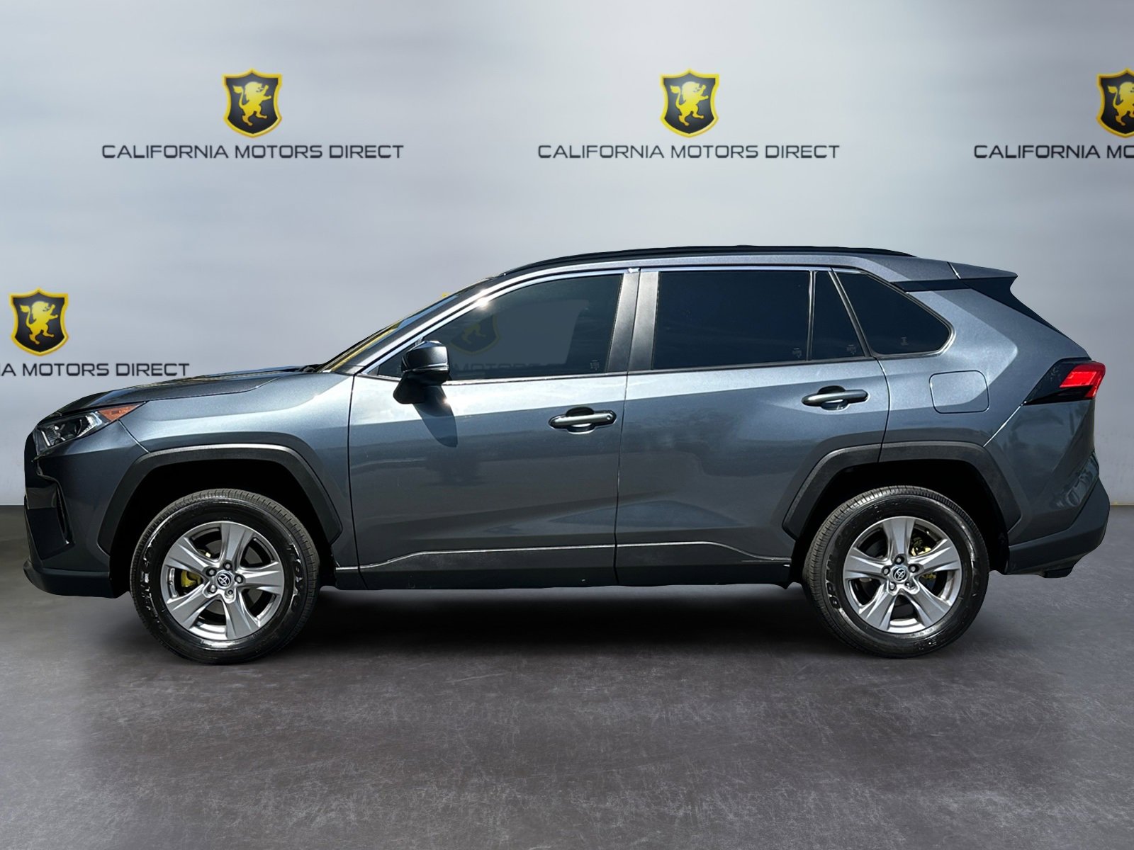 Used 2023 Toyota RAV4 XLE image 2