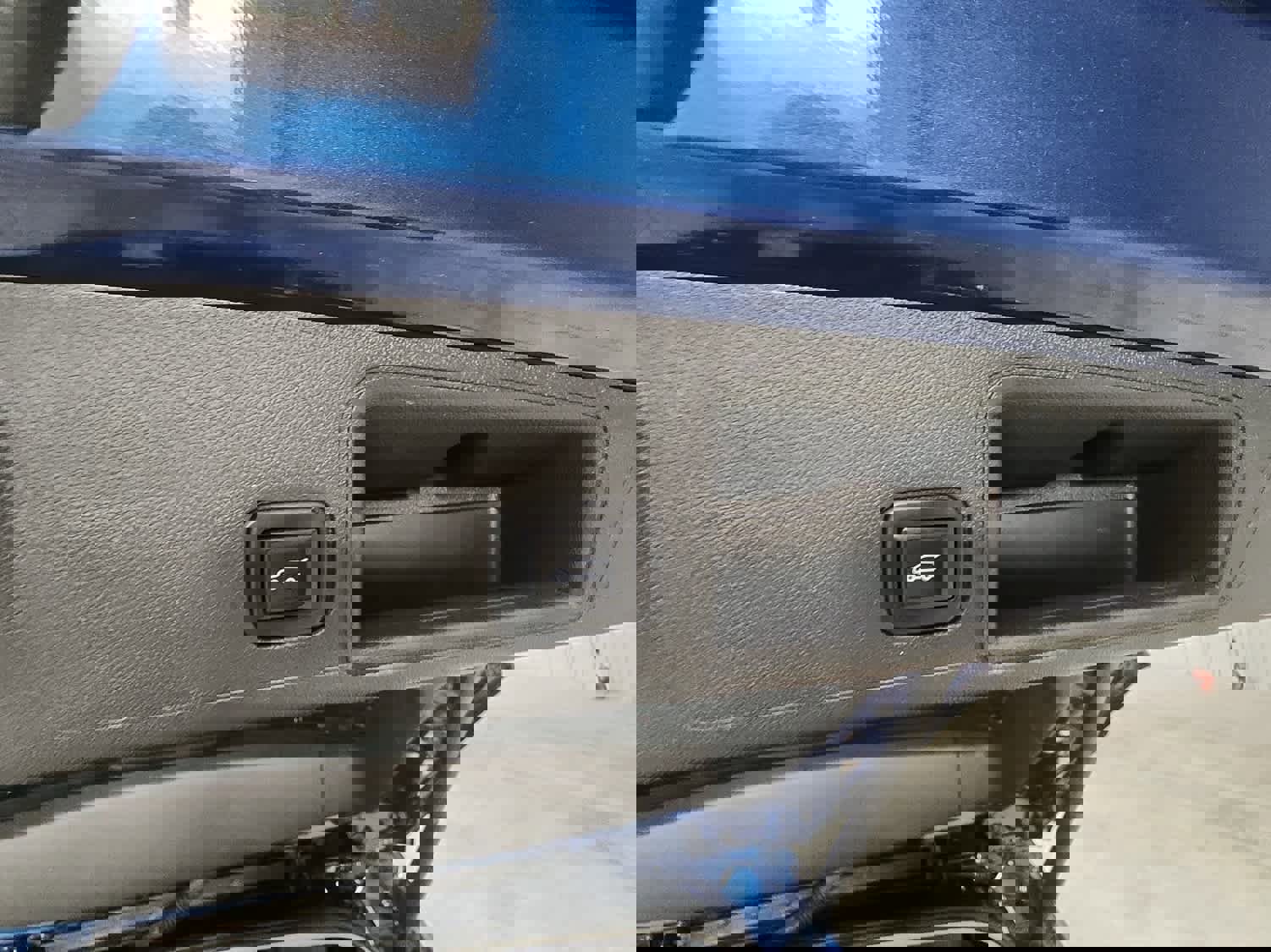 Used 2022 GMC Terrain SLT w/ Tech Package image 32