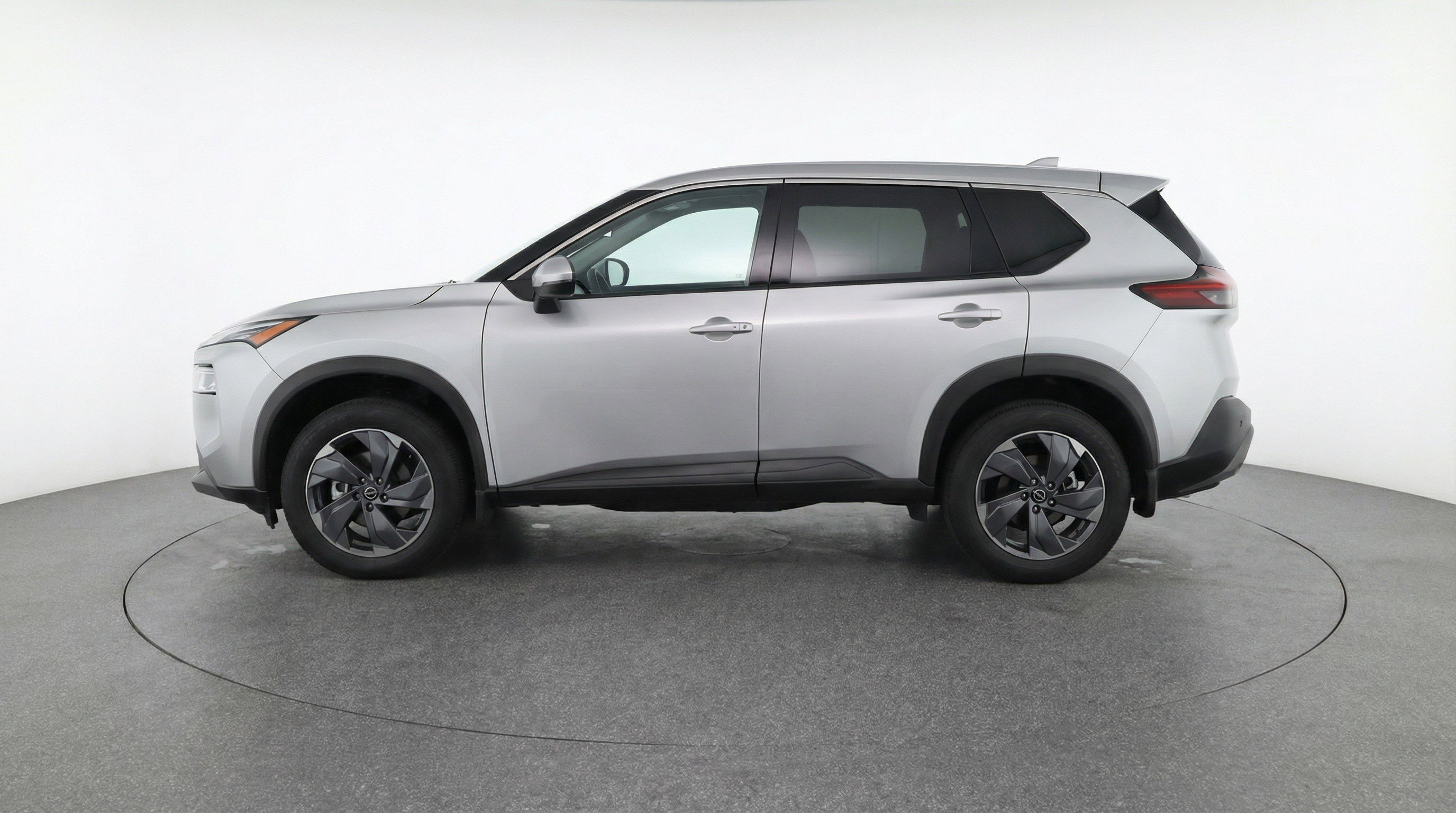 Used 2025 Nissan Rogue SV FWD image 5
