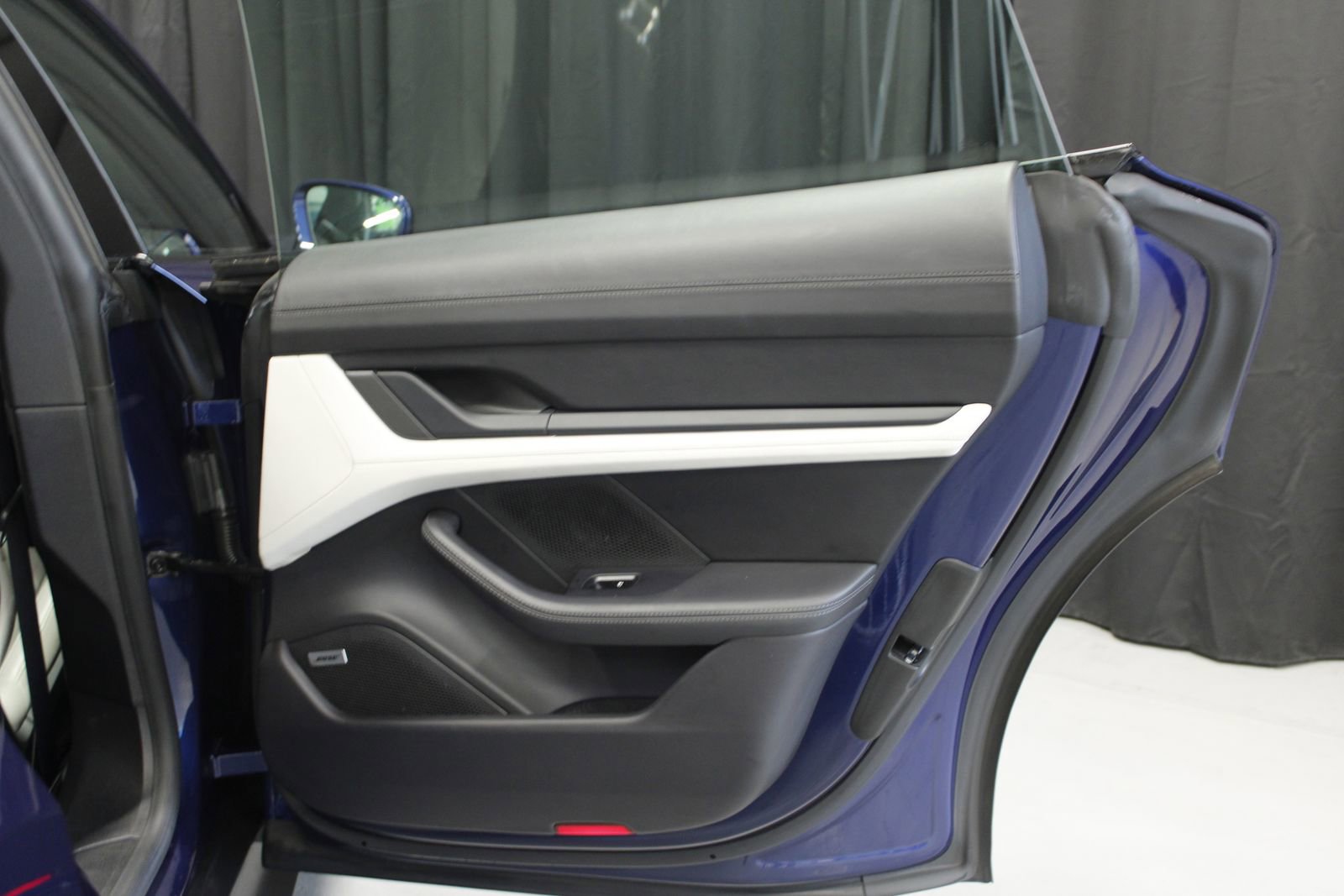 Certified 2021 Porsche Taycan image 25