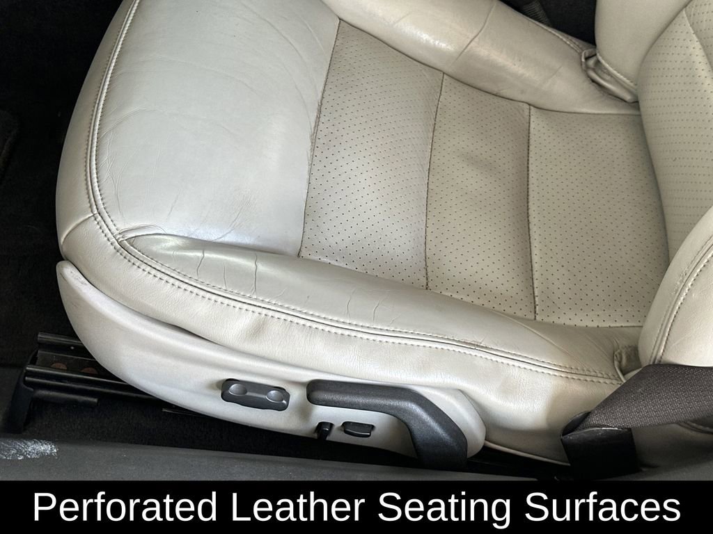 Used 2010 Chevrolet Corvette Convertible w/ Preferred Equipment Group RWD image 15