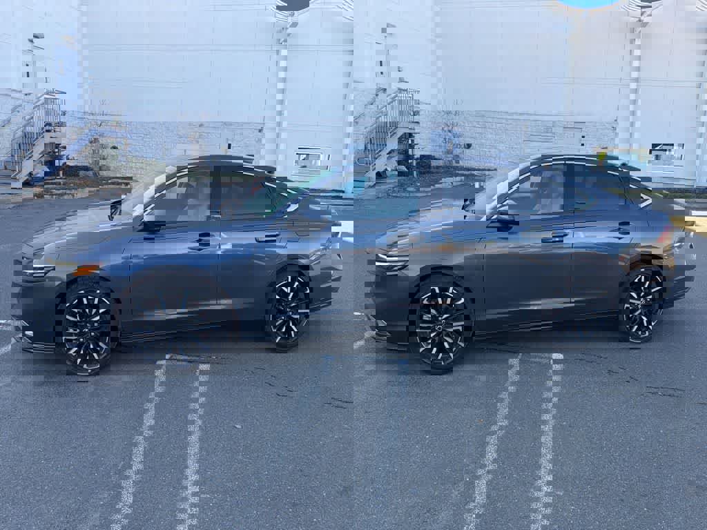 Used 2024 Honda Accord Touring image 5