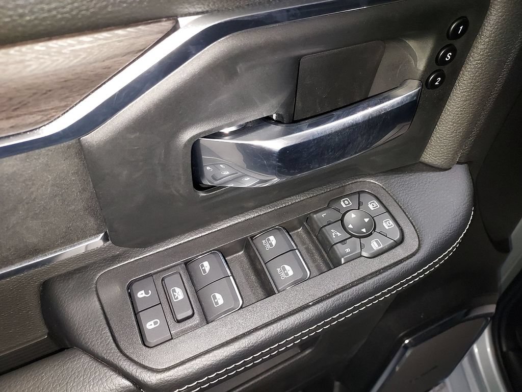 New 2026 RAM 3500 Laramie AWD/4WD image 19