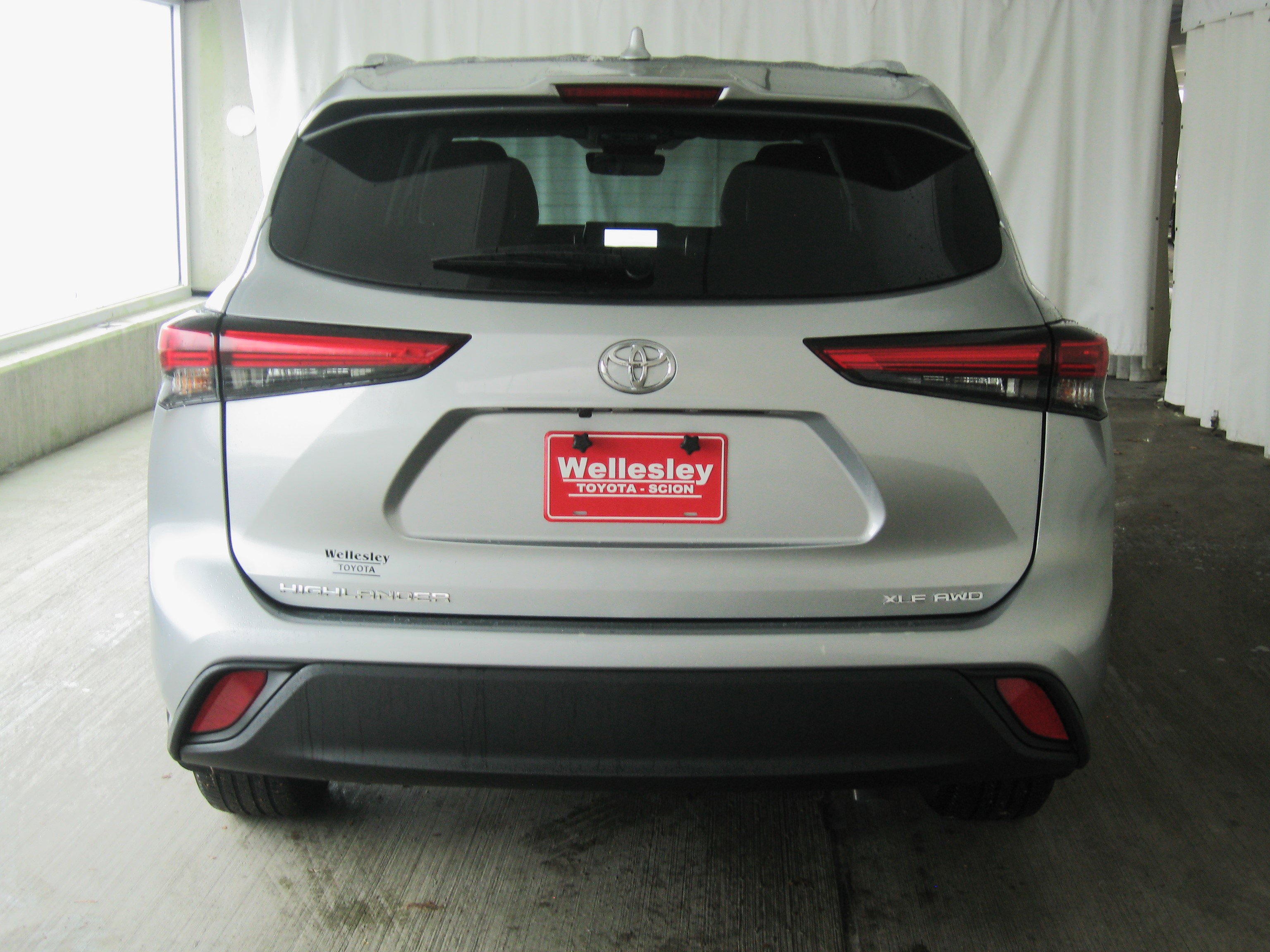 Used 2023 Toyota Highlander XLE image 30